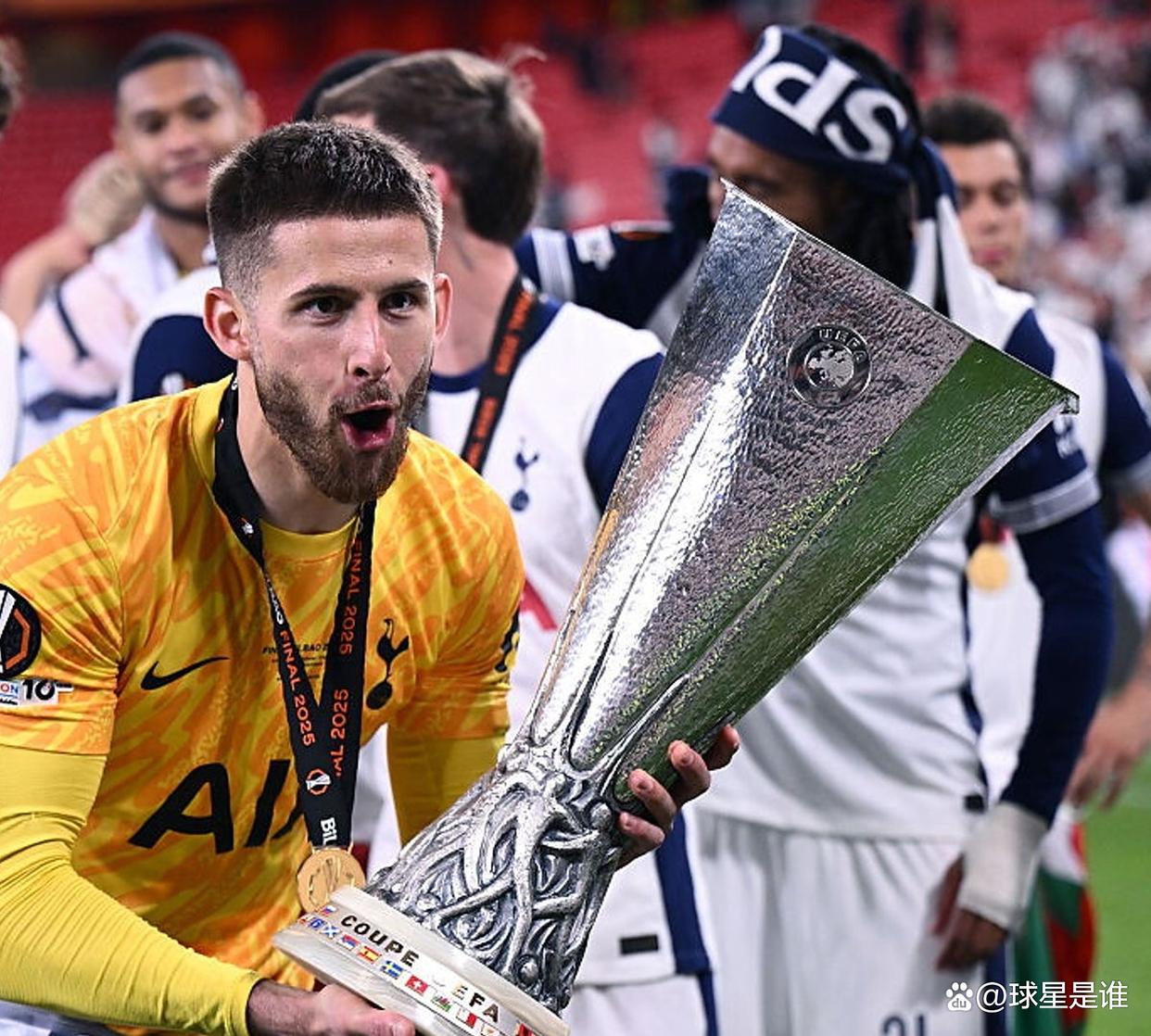 九游体育下载-包含法国杯赛程吃紧，埃因霍温赛后遗憾出局，质疑声仍在，年轻球员得到机会的词条